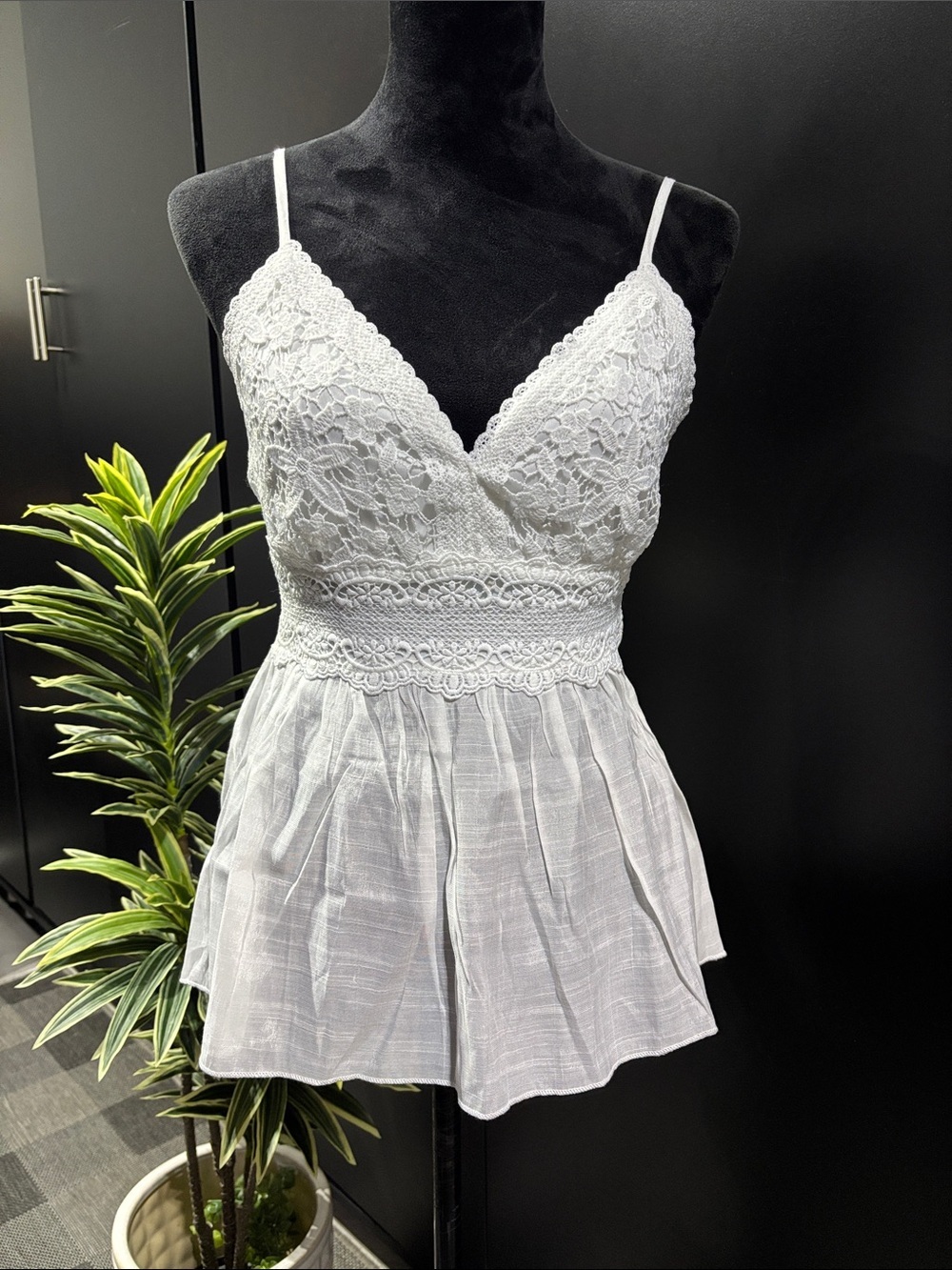 Rebellion Lace Sweetheart neck line, ,peplum waist,shirred back,spaghetti strap